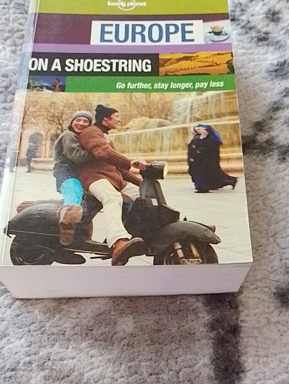 Europe On a Shoestring Travel Guide - Green Cover